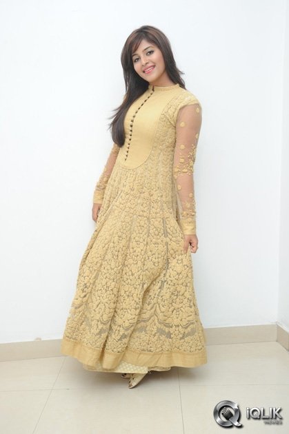 Anjali-at-Geethanjali-Movie-Success-Meet